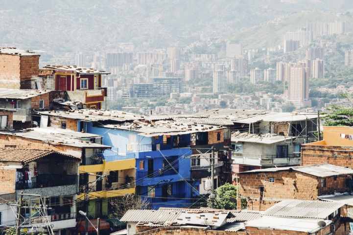 “Aunque globalmente se declararon más necesidades jurídicas en las cabeceras urbanas, las zonas rurales tuvieron un mayor porcentaje de insatisfacción”.