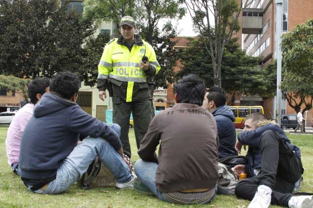 Policía, espacio público, alcohol, código de policía