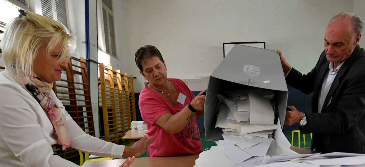 democracia enemigo