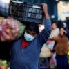 En medio de esta crisis, los gobiernos tendrán el reto de salvar la economía y garantizar el mínimo vital para los más pobres.