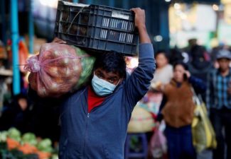 En medio de esta crisis, los gobiernos tendrán el reto de salvar la economía y garantizar el mínimo vital para los más pobres.