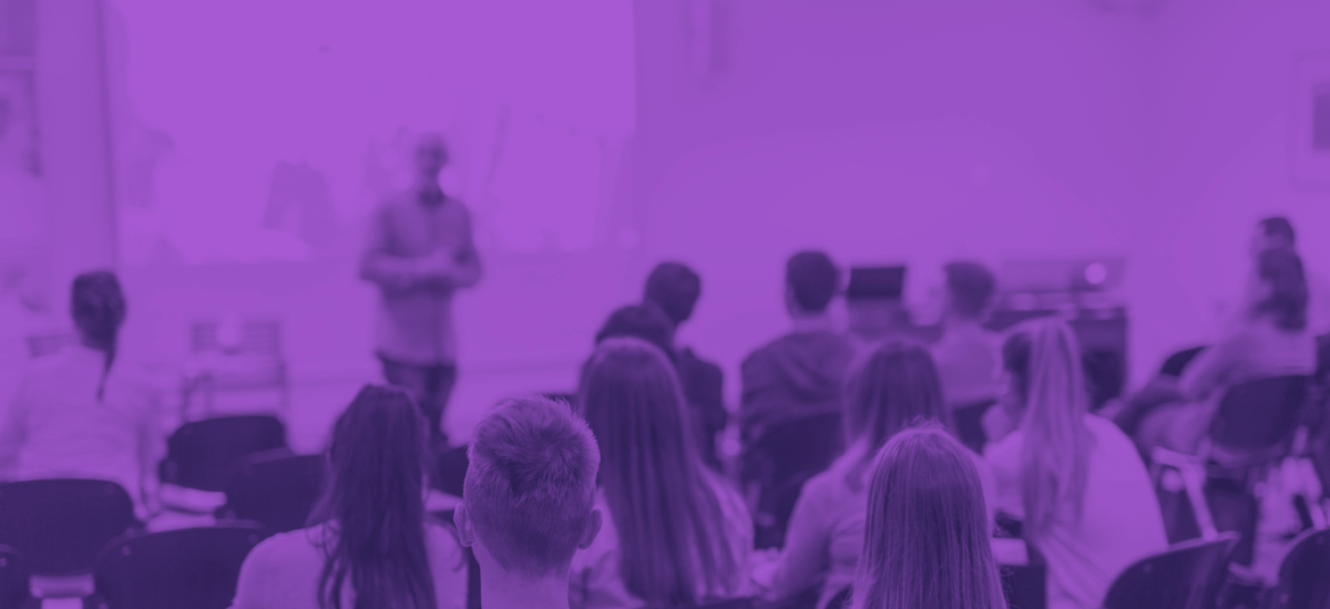 Los profesores deben inculcar en sus alumnos un “manual de autodefensa intelectual”.