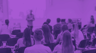 Los profesores deben inculcar en sus alumnos un “manual de autodefensa intelectual”.