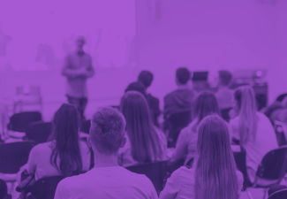 Los profesores deben inculcar en sus alumnos un “manual de autodefensa intelectual”.